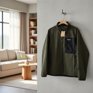 Patagonia Men’s Olive Zip Up Outdoor Jacket