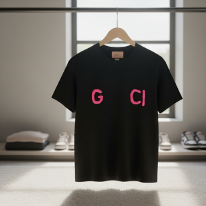 Gucci Black Cotton T-Shirt Pink Letter Print