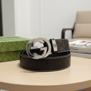 Gucci Black Leather Belt Silver Buckle
