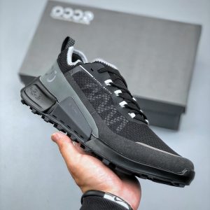 Ecco Men’s Black Lightweight Running Sneakers